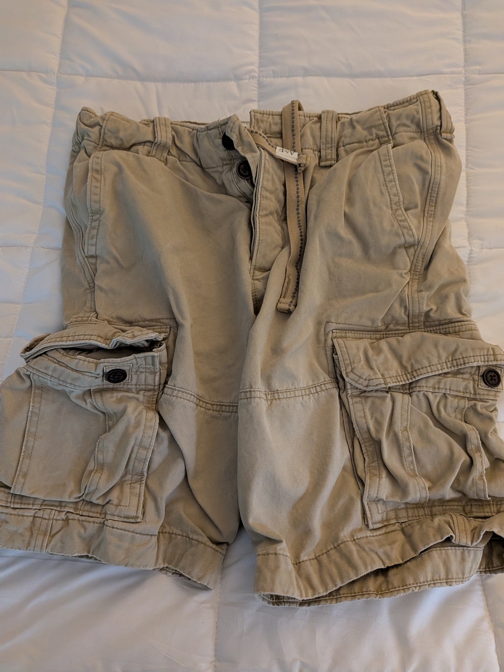 Abercrombie & Fitch Men's Tan Cargo Shorts with Buttoned Pockets